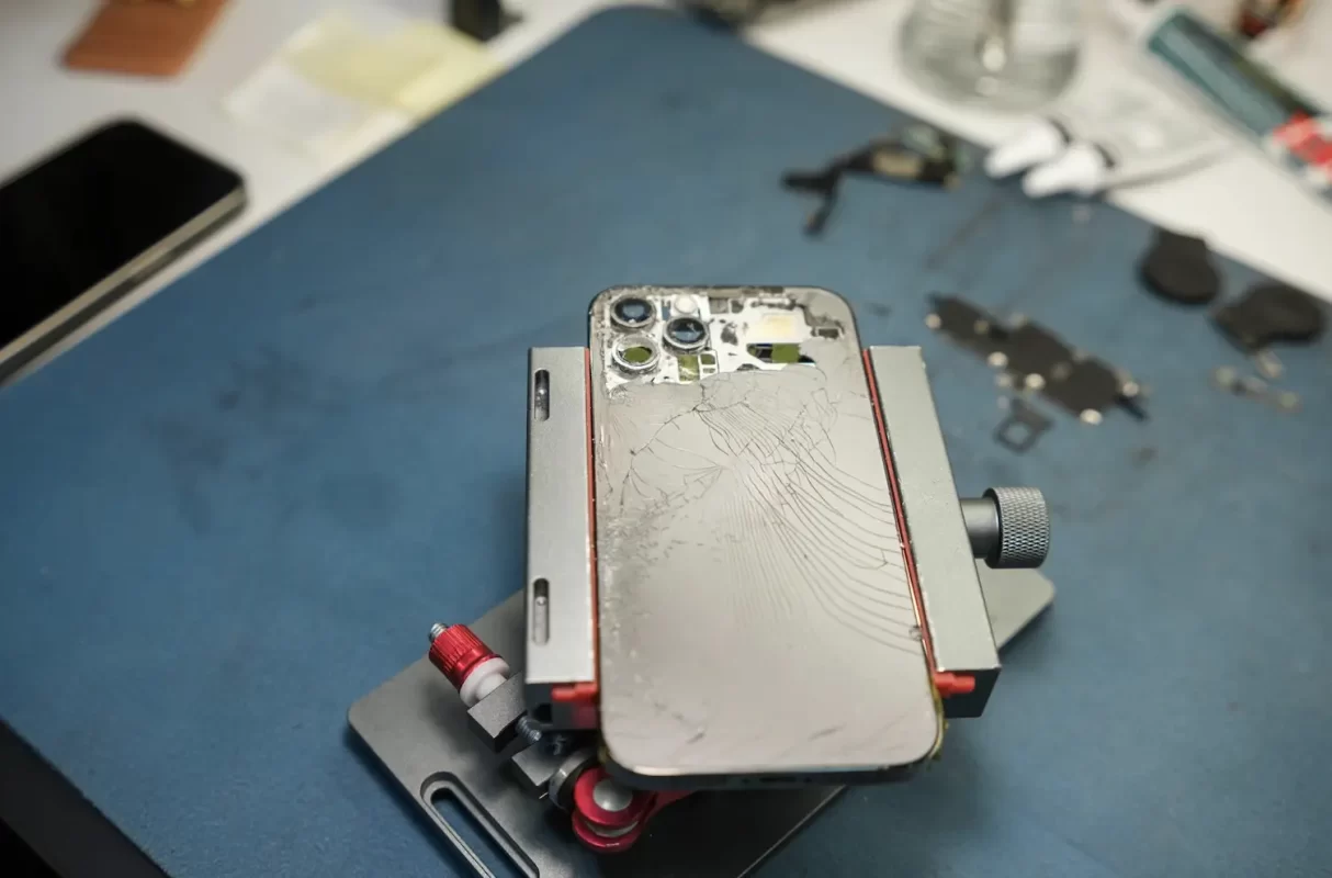 Réparation écran iPhone cassé à Nîmes par un réparateur professionnel